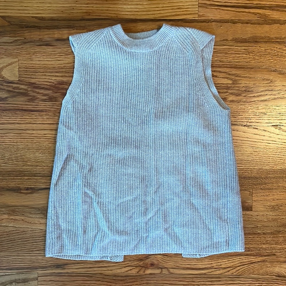Aritzia - Open Back Grey Sleeveless Sweater